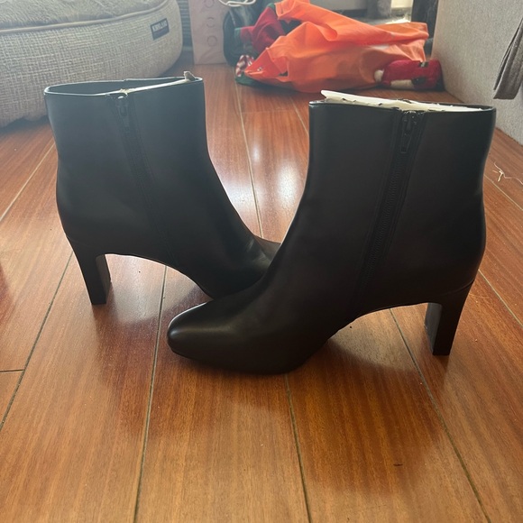 Kelly & Katie Black Booties Size 9 - Picture 2 of 4